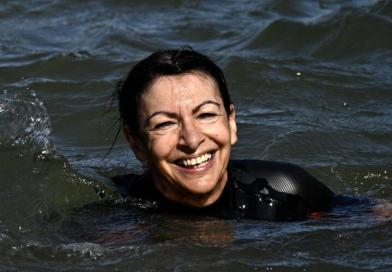 El Sena no estaba apto para el baño cuando la alcaldesa de París se tiró al agua